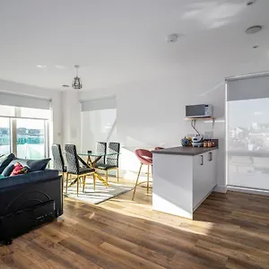 guestready-gorgeous-bright-2br-apartment-in-greenwich.cambridgehotelsuk.com/